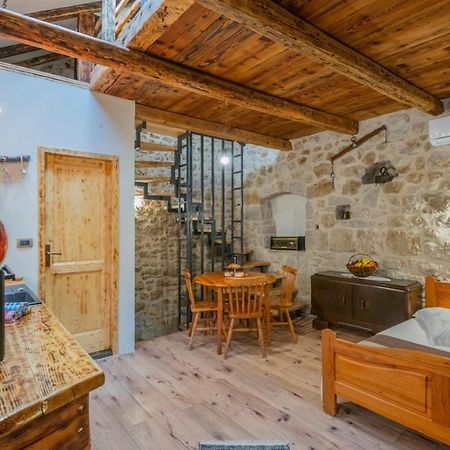 The Old Stable 1861 Villa Имотски Екстериор снимка