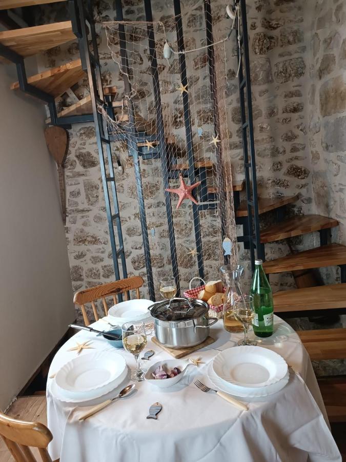 The Old Stable 1861 Villa Имотски Екстериор снимка