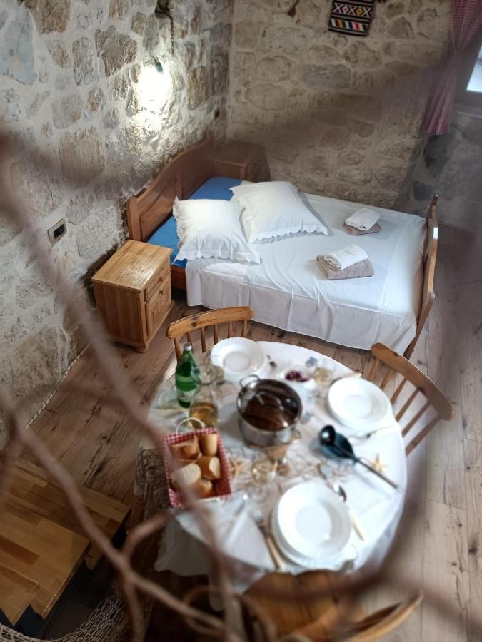 The Old Stable 1861 Villa Имотски Екстериор снимка