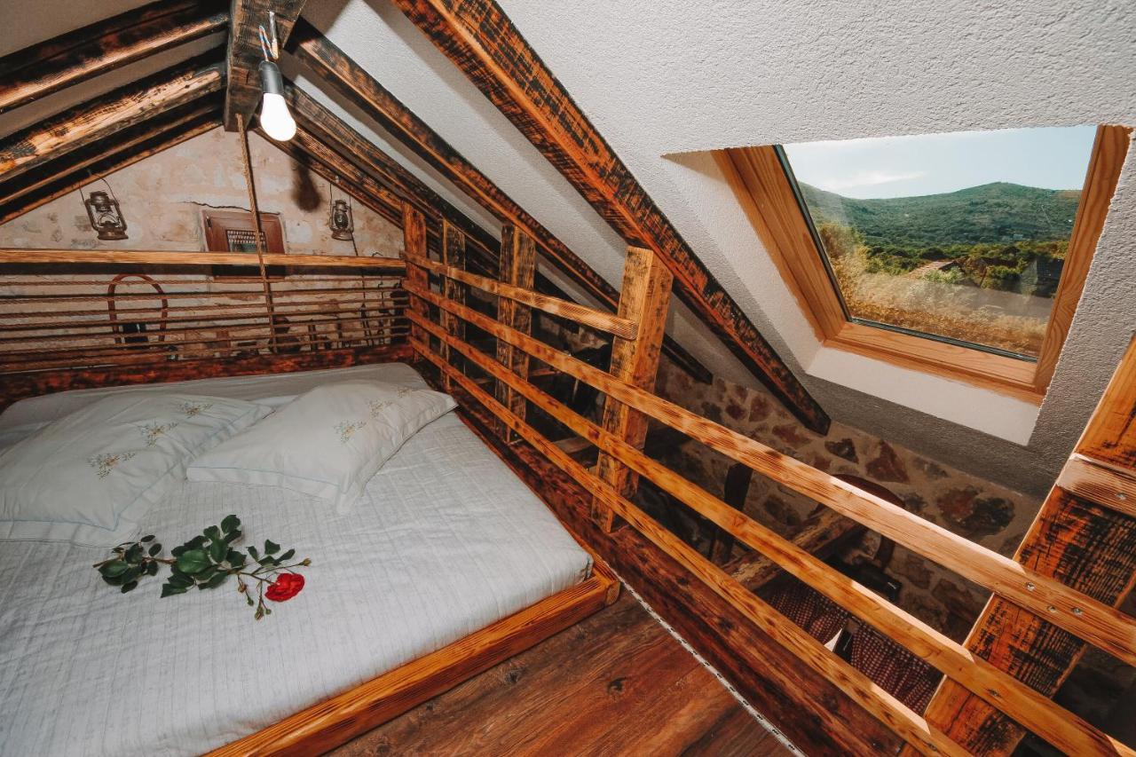 The Old Stable 1861 Villa Имотски Екстериор снимка