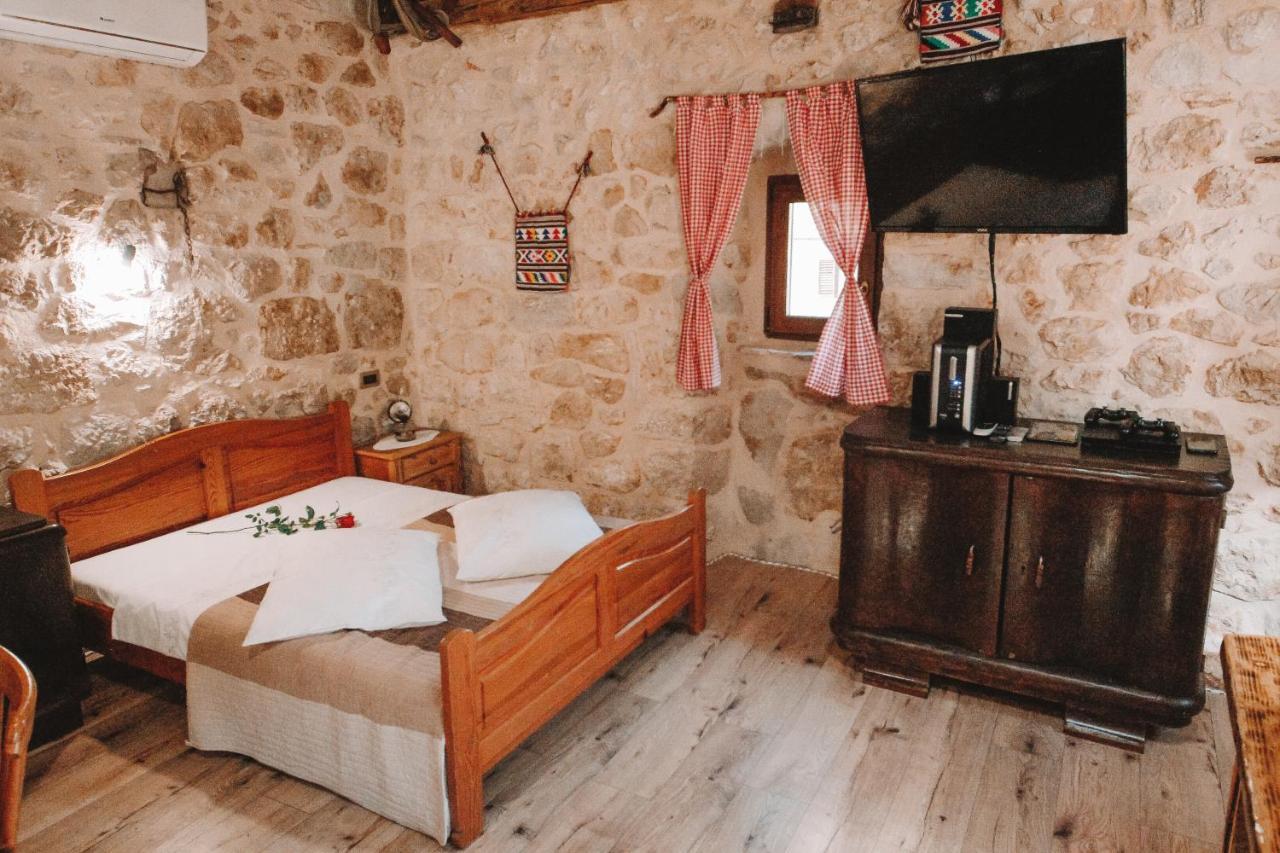 The Old Stable 1861 Villa Имотски Екстериор снимка