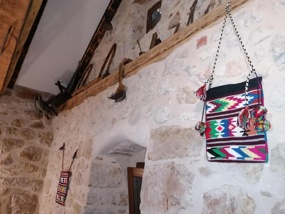 The Old Stable 1861 Villa Имотски Екстериор снимка