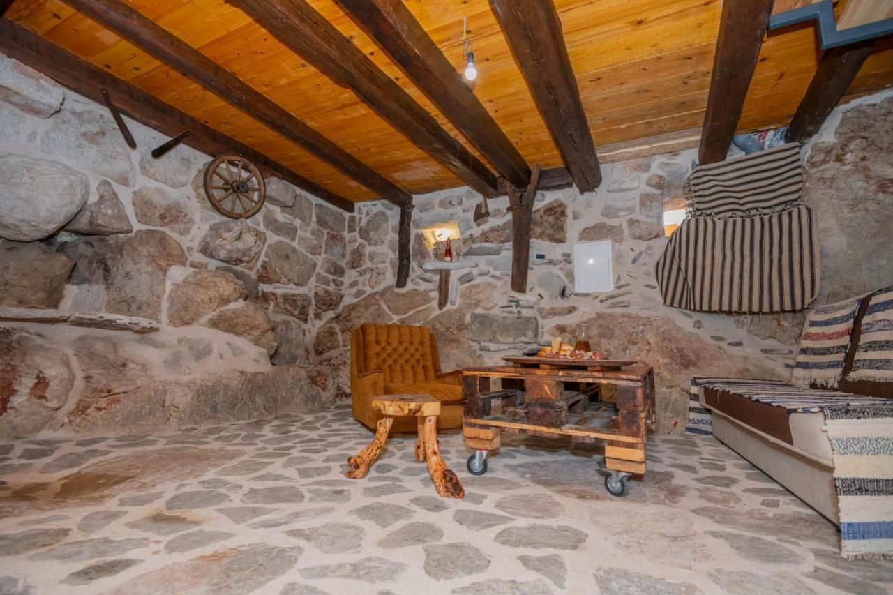 The Old Stable 1861 Villa Имотски Екстериор снимка