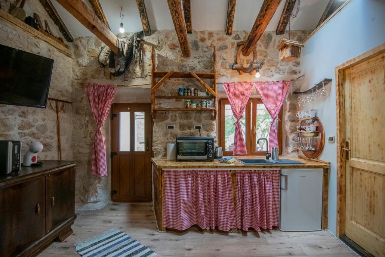 The Old Stable 1861 Villa Имотски Екстериор снимка