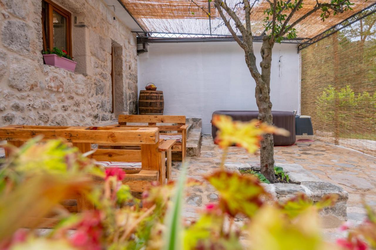 The Old Stable 1861 Villa Имотски Екстериор снимка